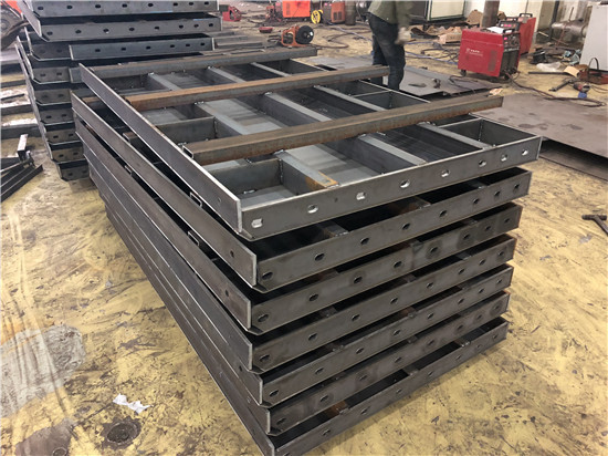 公路防撞（zhuàng）牆（qiáng）模具