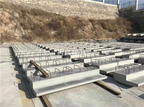 橋梁遮板鋼模（mó）具