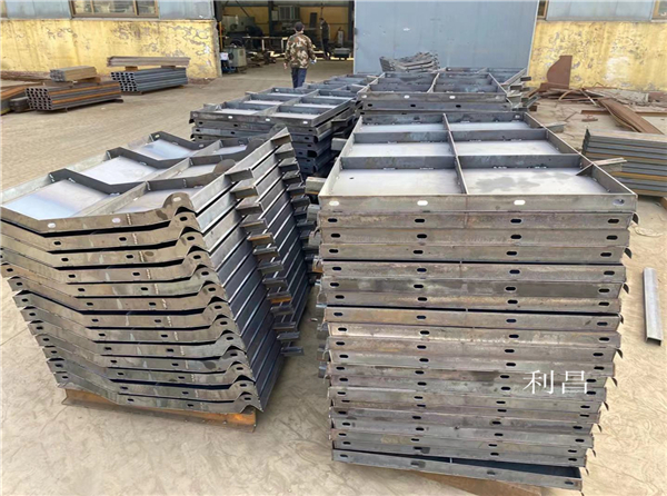 高速防撞（zhuàng）牆模具