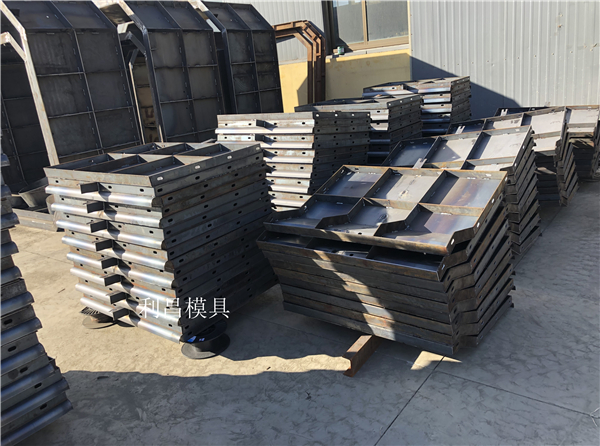 高速防撞護欄模具（jù）