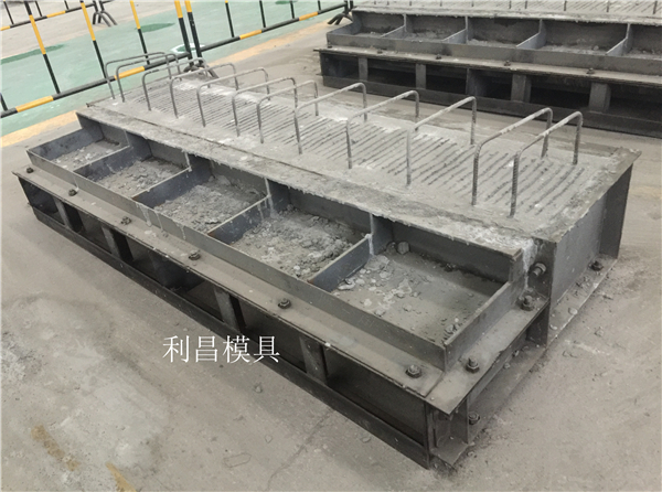 鐵路遮板模（mó）板