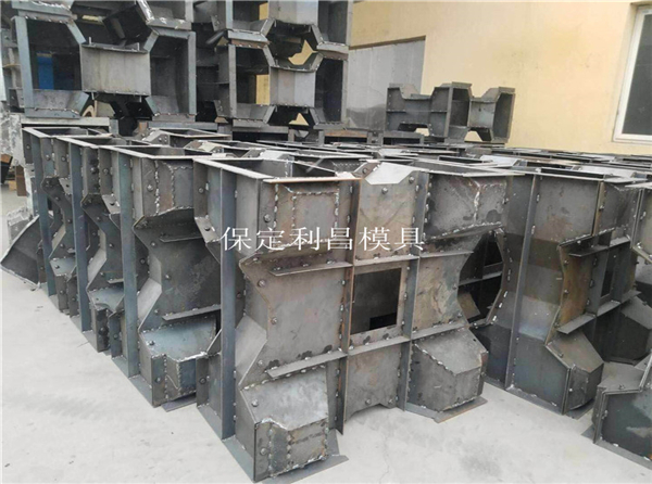 預製四腳空心塊模具
