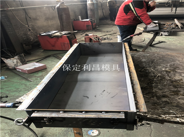 預製拉線盤模具