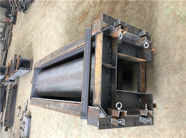 混（hún）凝土渡槽模具