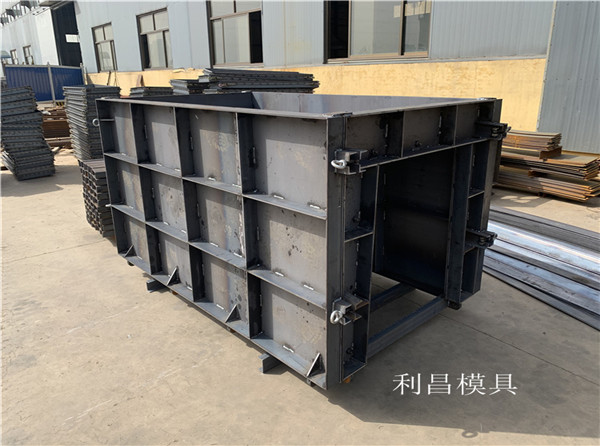 水泥矩形槽模（mó）具工程案例