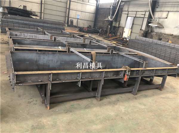 高速分隔帶模具_工程案例