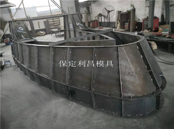 現澆收費（fèi）島模具