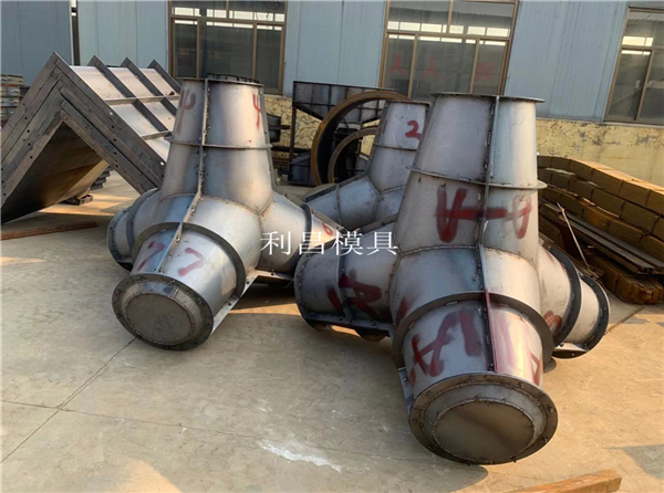 四腳椎體（tǐ）鋼模具